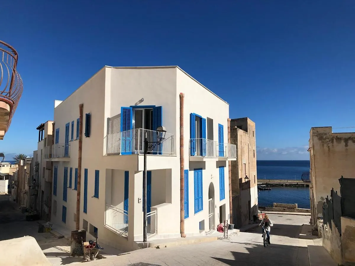 Blu Rooms Marettimo Guest house